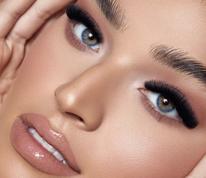 Mega volume lash extensions
